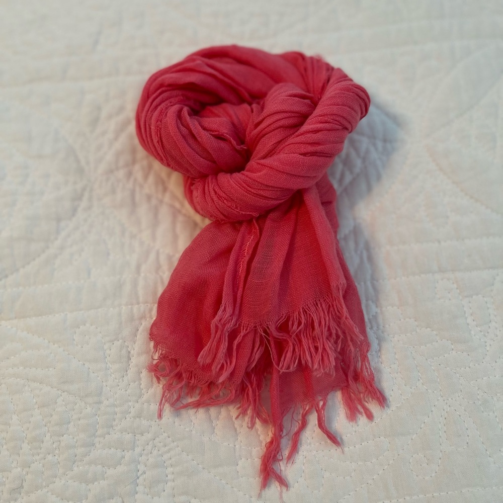J JILL Linen Blend Lightweight Crinkle Coral Scarf.
